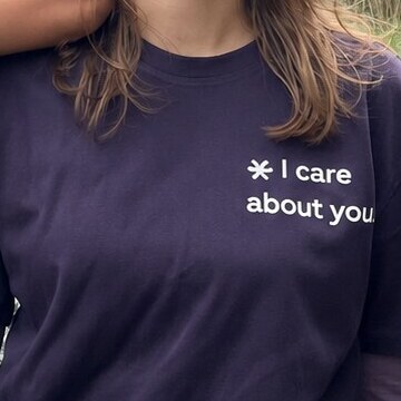 Frontprint auf dem Heavy Oversize Shirt: I care about you.